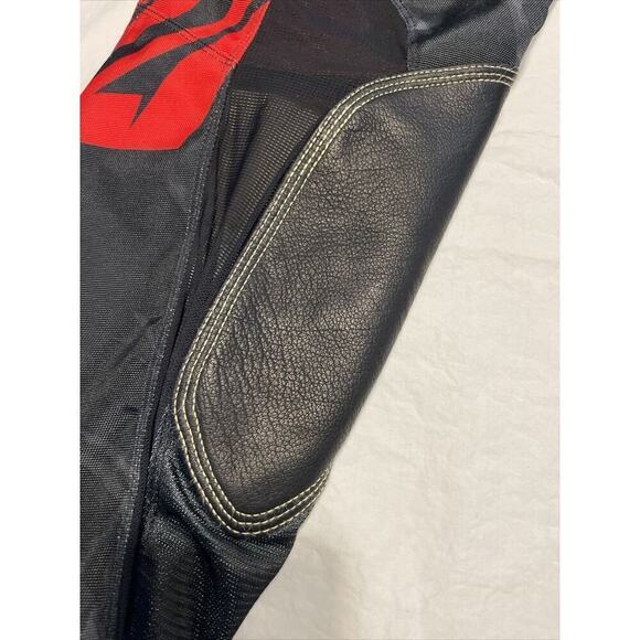MEN'S FLY RACING KINETIC RELAPSE MOTORCROSS BLACK & RED PANTS. 28s - Picture 4 of 16